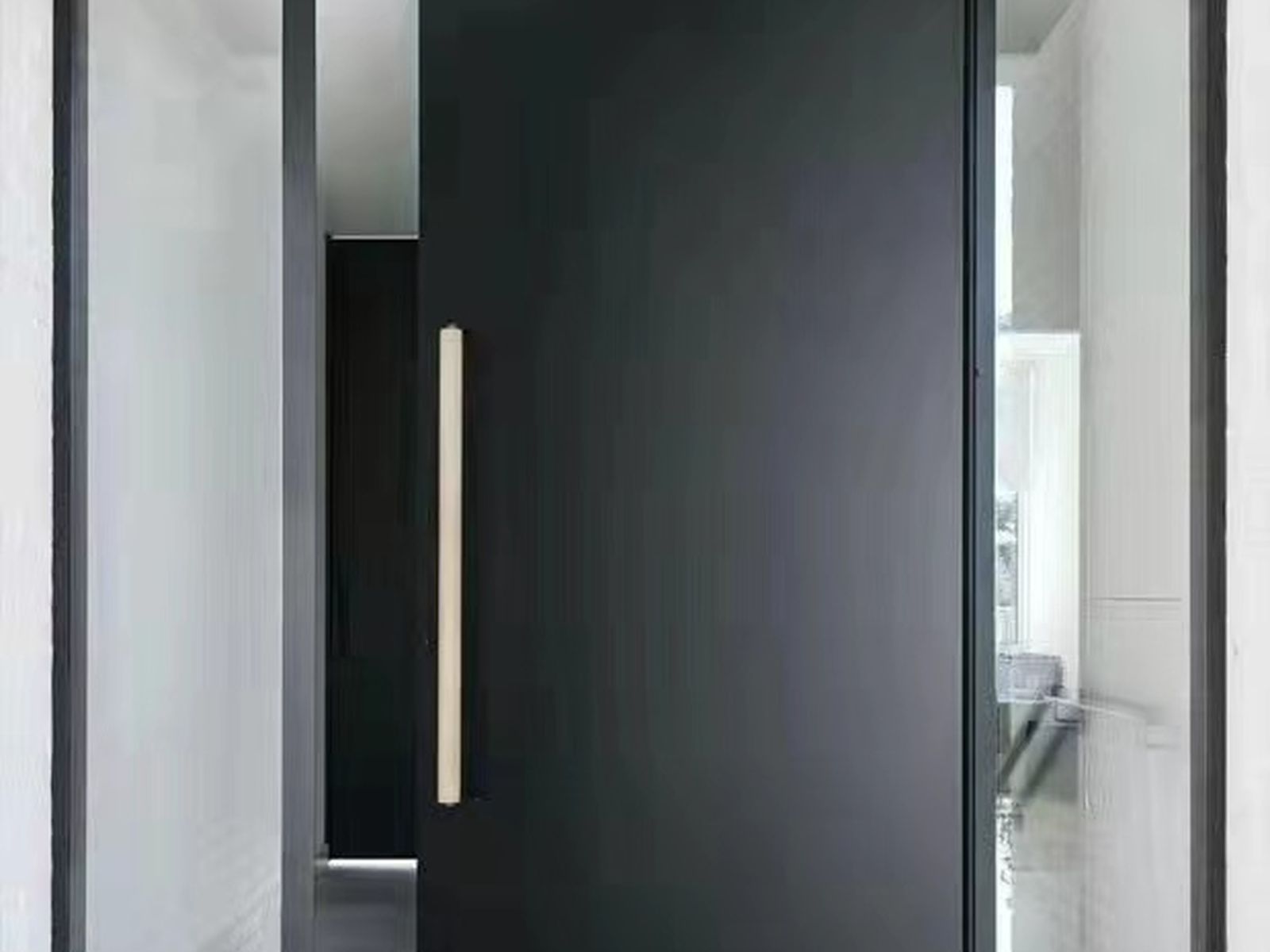 Featured image for the article: How to Calculate Landed Cost When Importing Doors from China