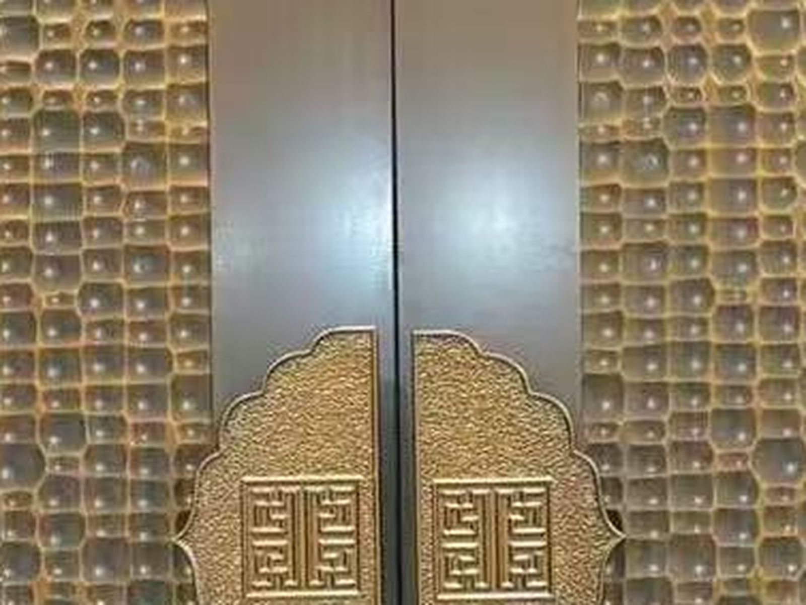 Cast Aluminum Doors finishes